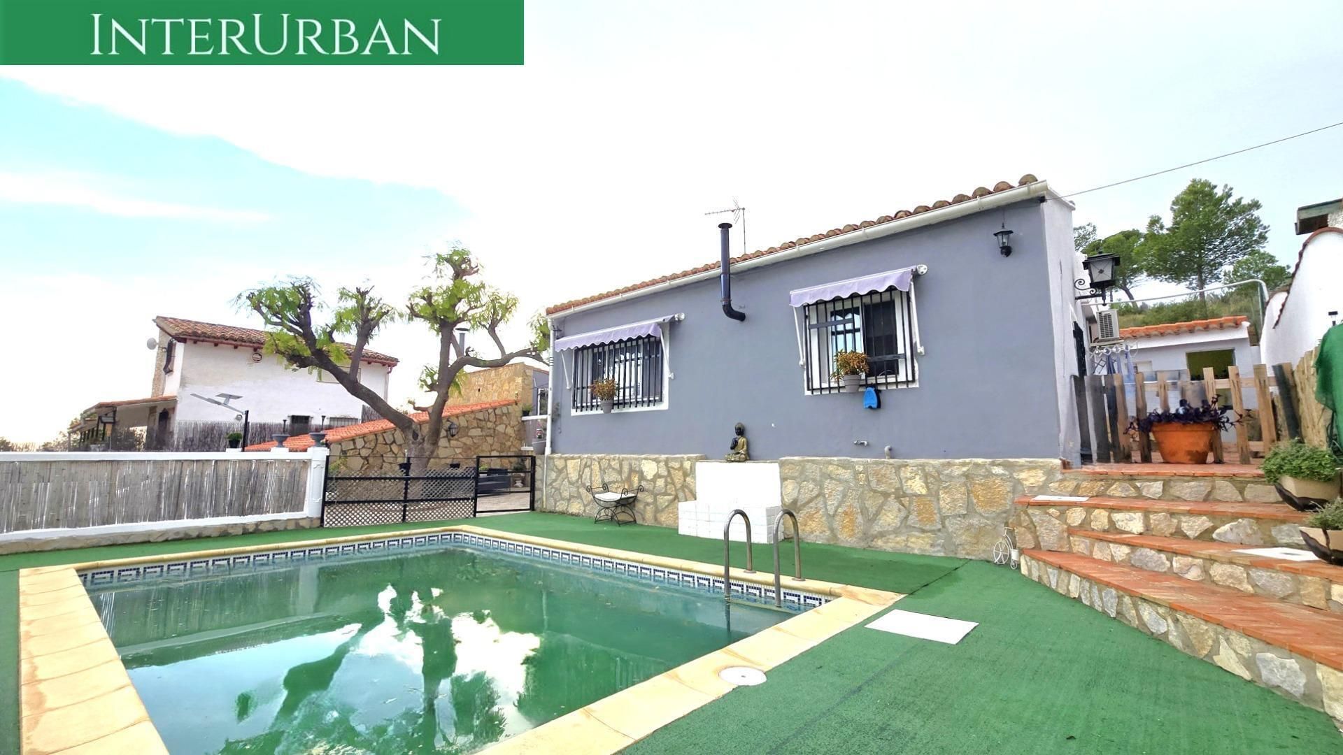 Vista exterior de Casa o xalet en venda en Llíria amb Aire condicionat, Jardí privat i Terrassa