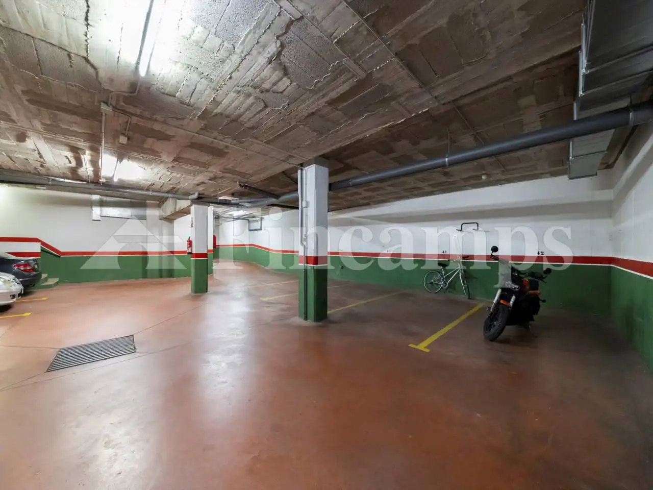 Parkplatz von Dachboden zum Verkauf in Terrassa mit Klimaanlage, Heizung und Parkett