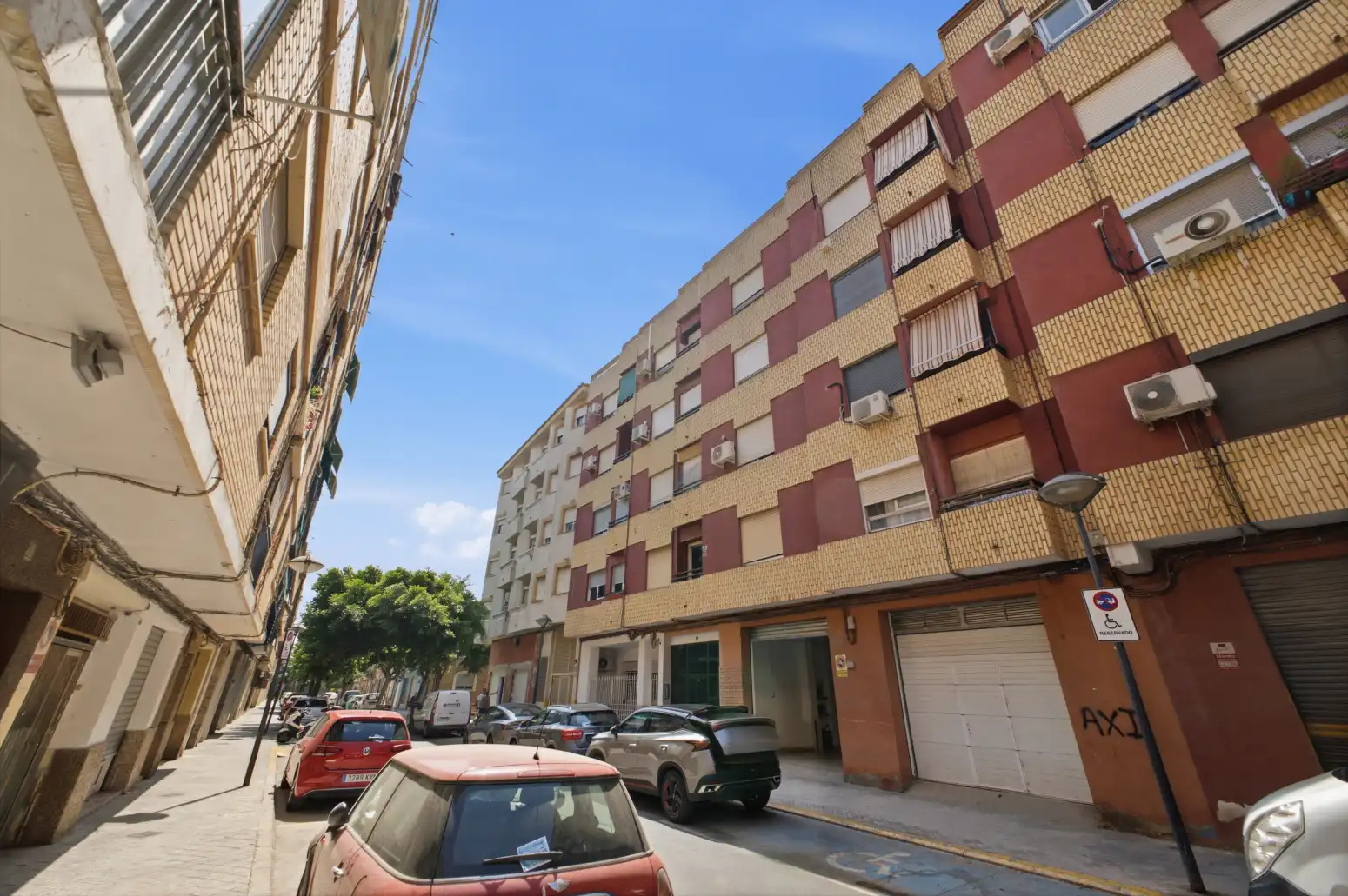 Vista exterior de Pis en venda en Alaquàs amb Aire condicionat, Parquet i Terrassa