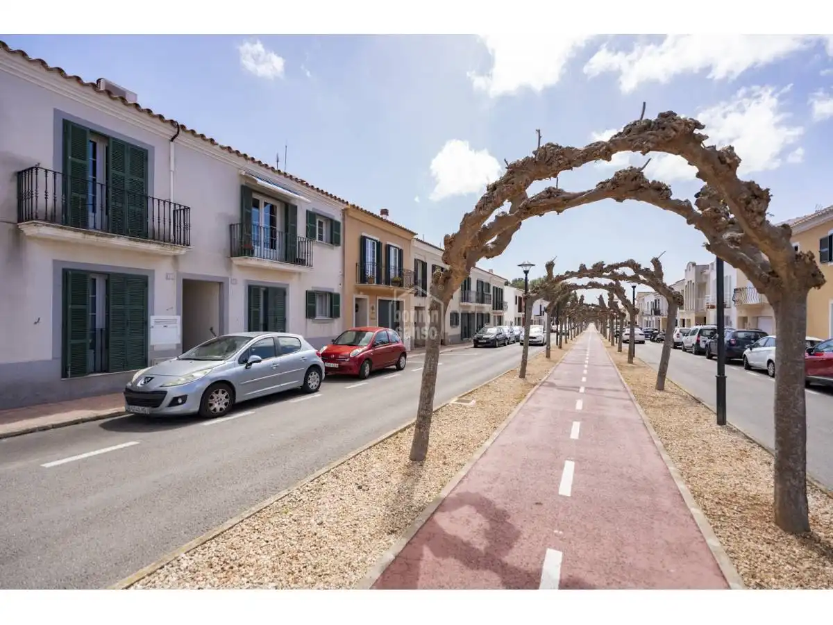 Vista exterior de Apartament en venda en Sant Lluís amb Terrassa i Moblat