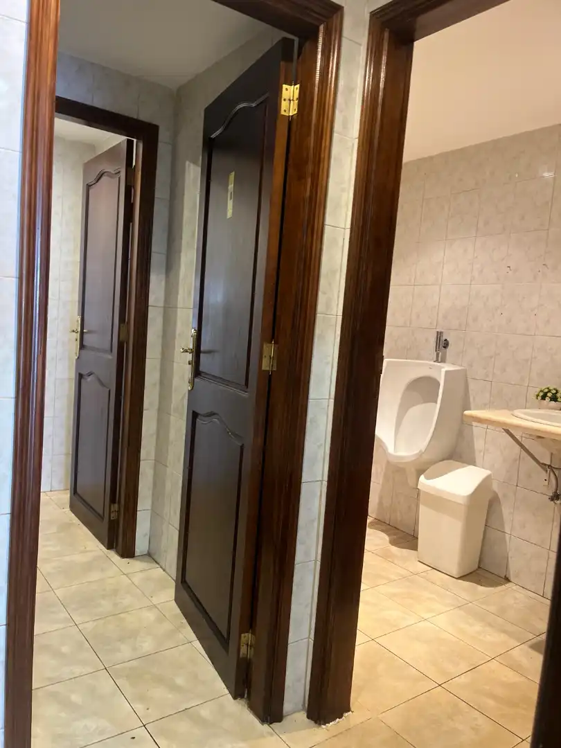 Baño de Local de alquiler en Tías pueblo