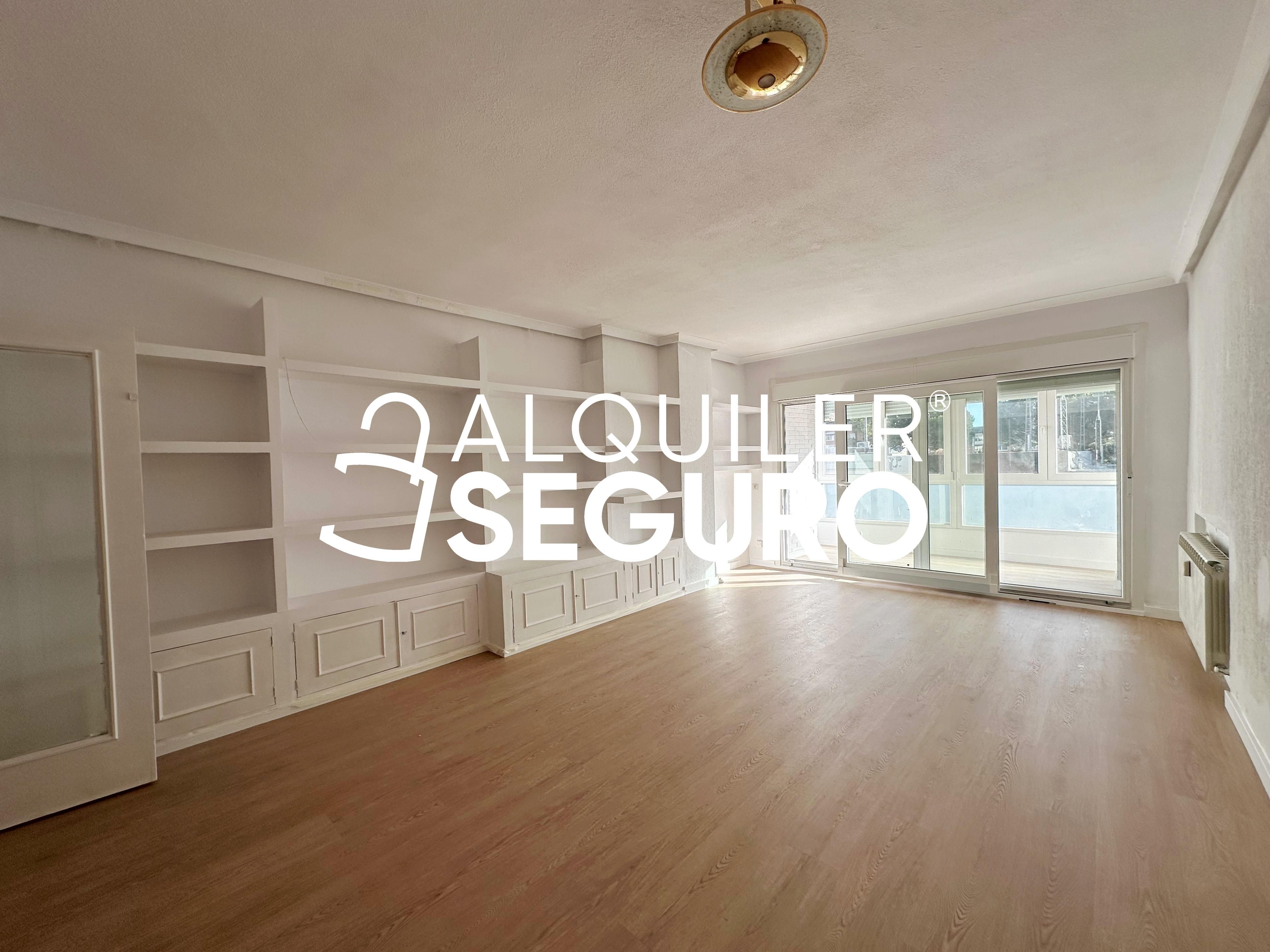 Sala d'estar de Pis de lloguer en Majadahonda amb Calefacció, Terrassa i Traster