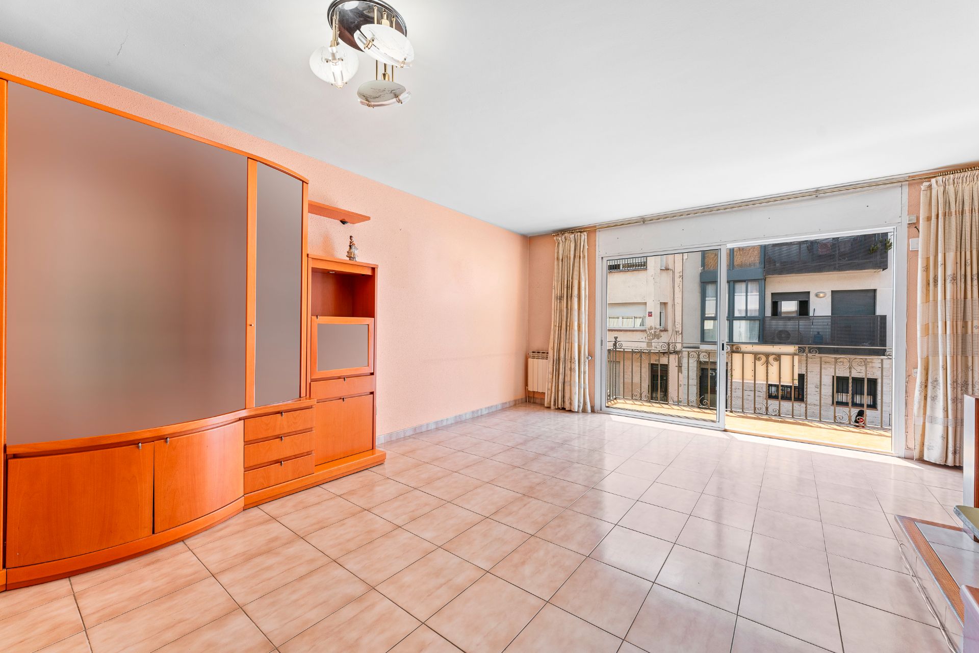 Sala de estar de Casa adosada en venta en El Vendrell con Calefacción, Jardín privado y Terraza
