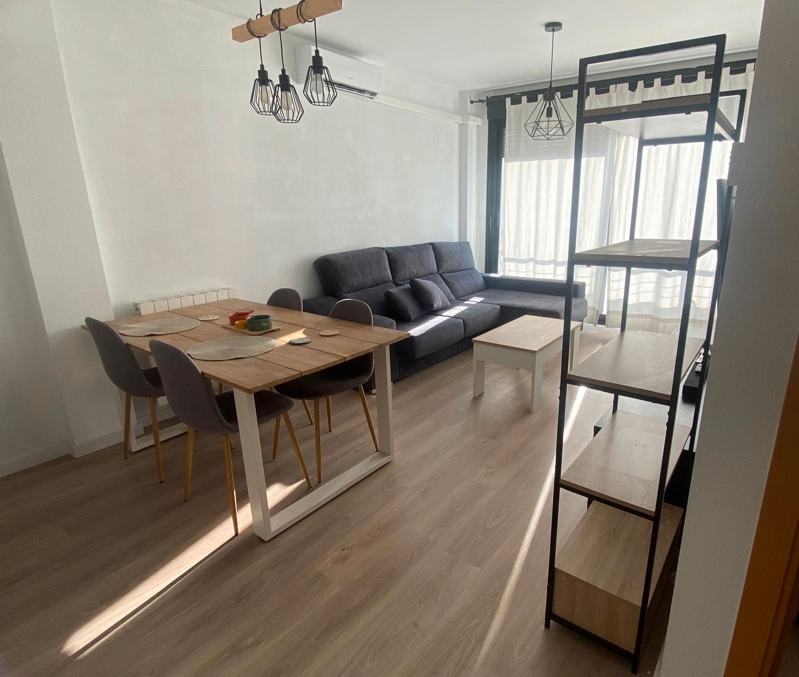 Apartment to rent in Valdefierro, Oliver-Valdefierro