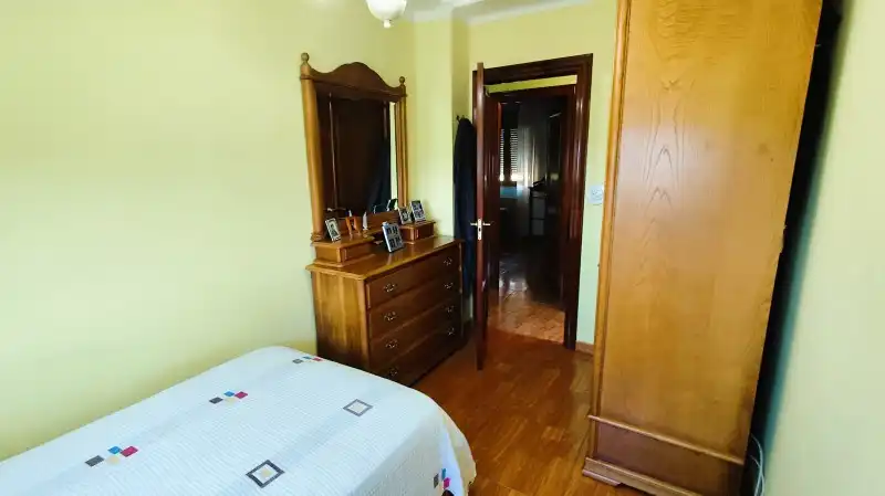 Dormitori de Casa o xalet en venda en Soto del Barco amb Calefacció, Traster i Balcó