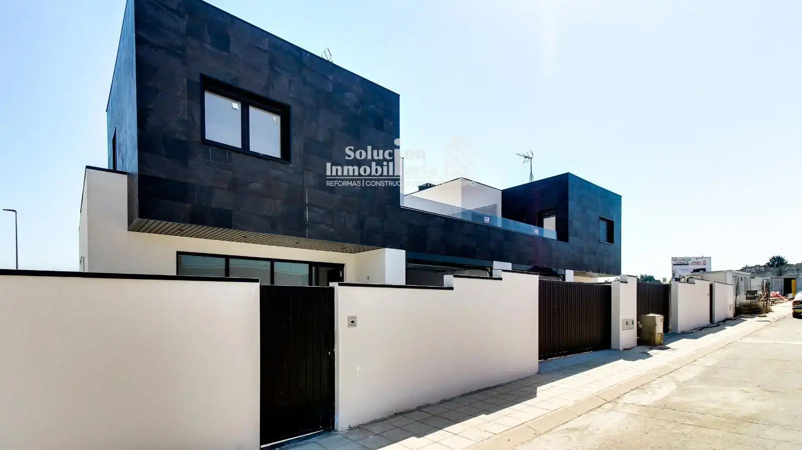Exterior view of Detached homes for sale in Carbajosa de la Sagrada  with Heating, Terrace and Storage room