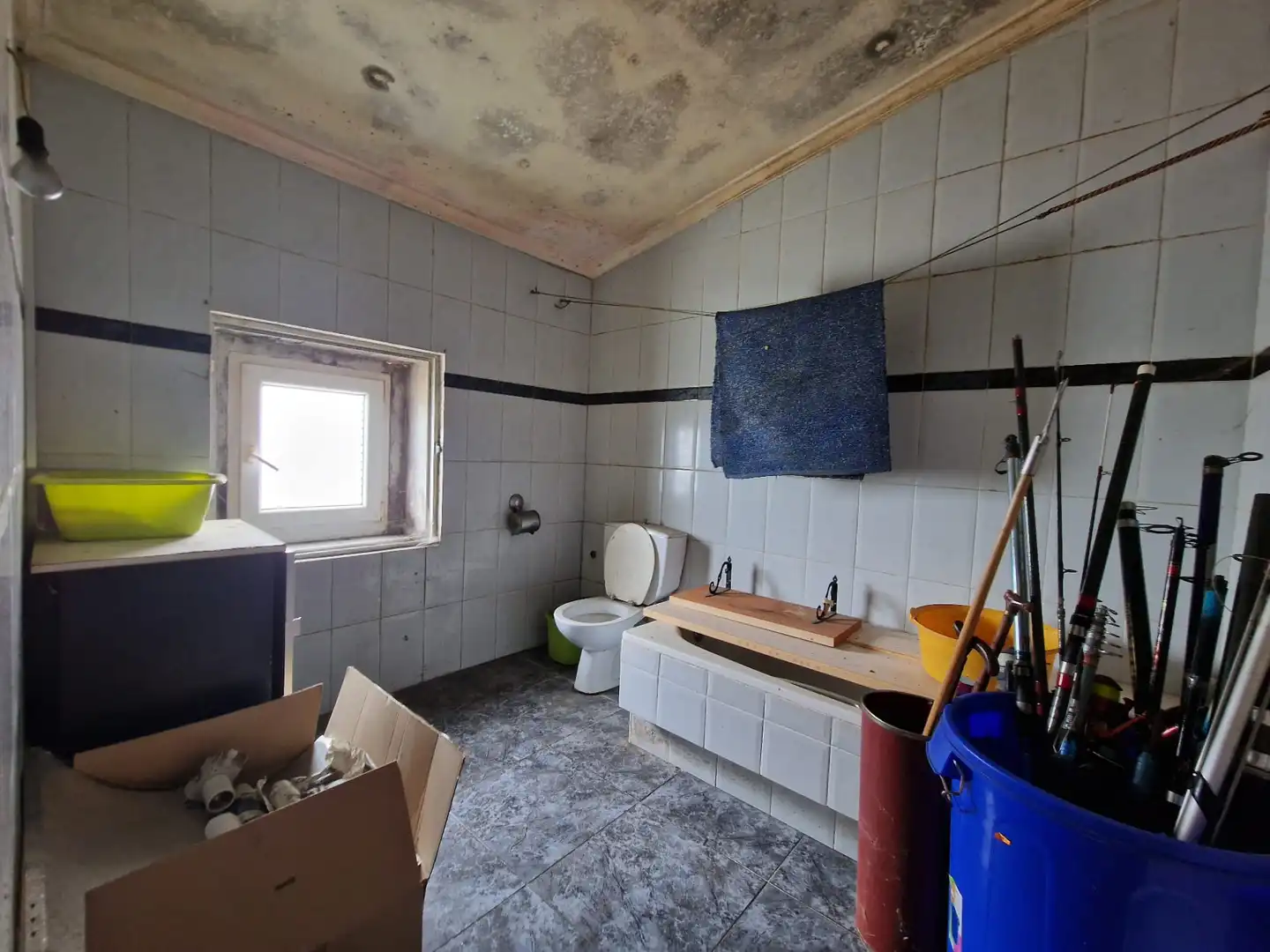 Badezimmer von Einfamilien-Reihenhaus zum Verkauf in Santander