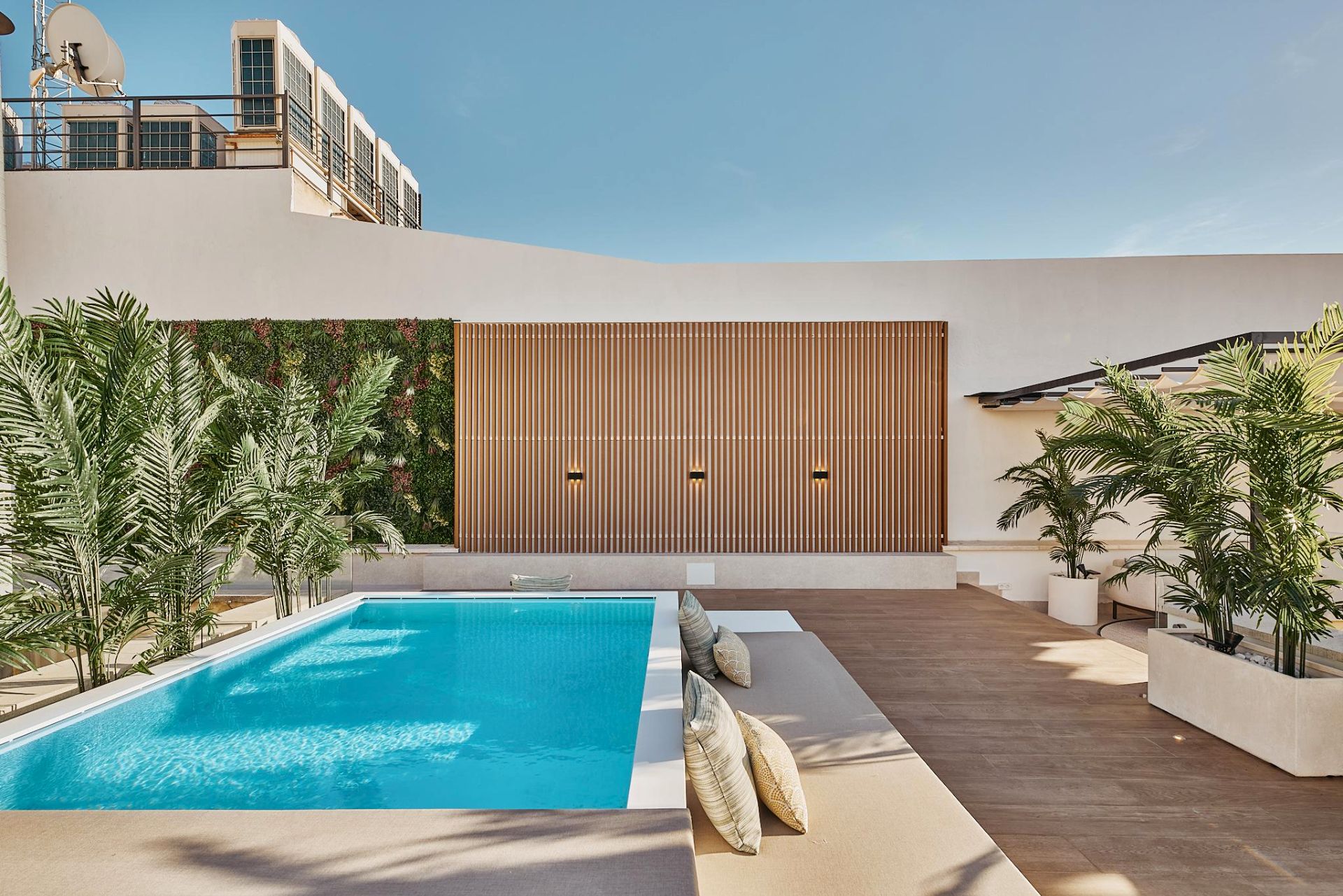 Piscina de Àtic en venda en  Madrid Capital amb Aire condicionat, Calefacció i Terrassa