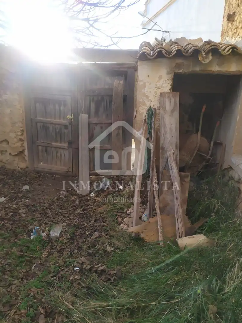 Houses for sale in Requena  with Private garden