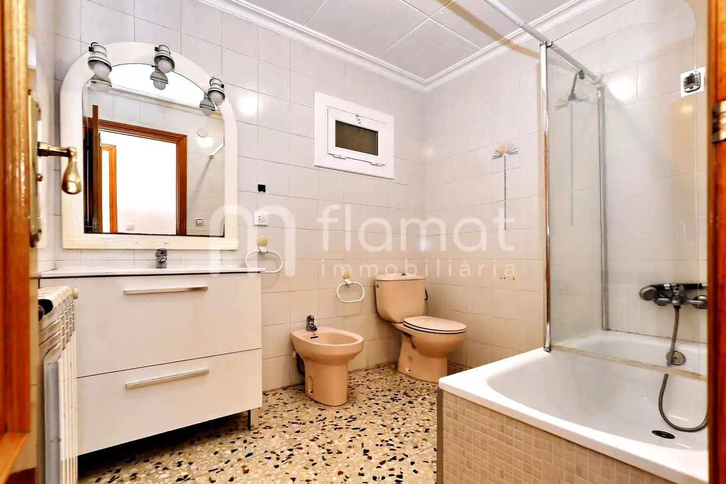 Bathroom of Flat for sale in Sabadell