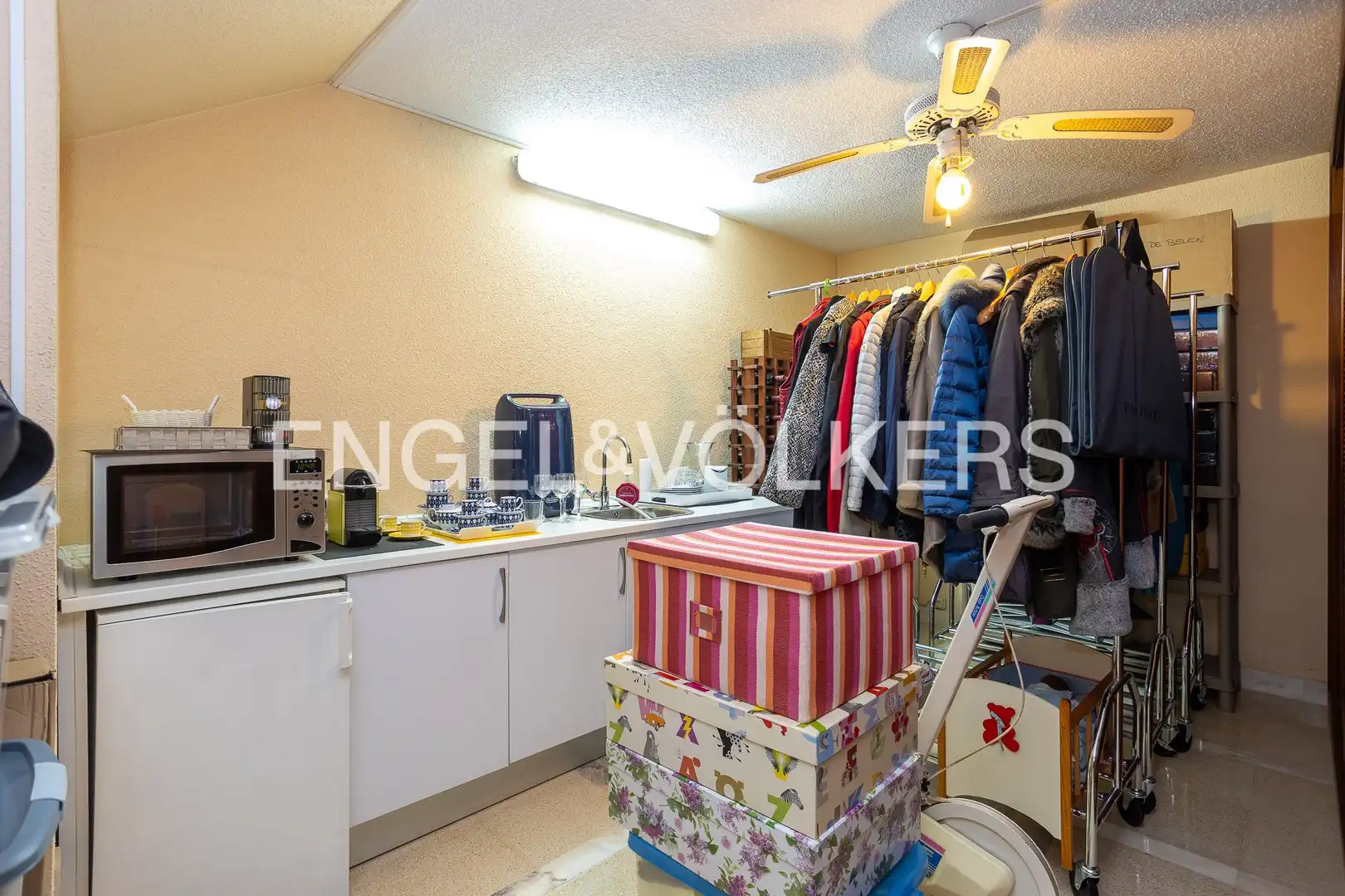 Einfamilien-Reihenhaus zum Verkauf in Santander mit Heizung, Privatgarten und Terrasse
