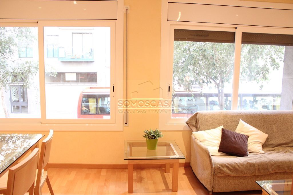 Pis de lloguer a Carrer de Sicília, Fort Pienc