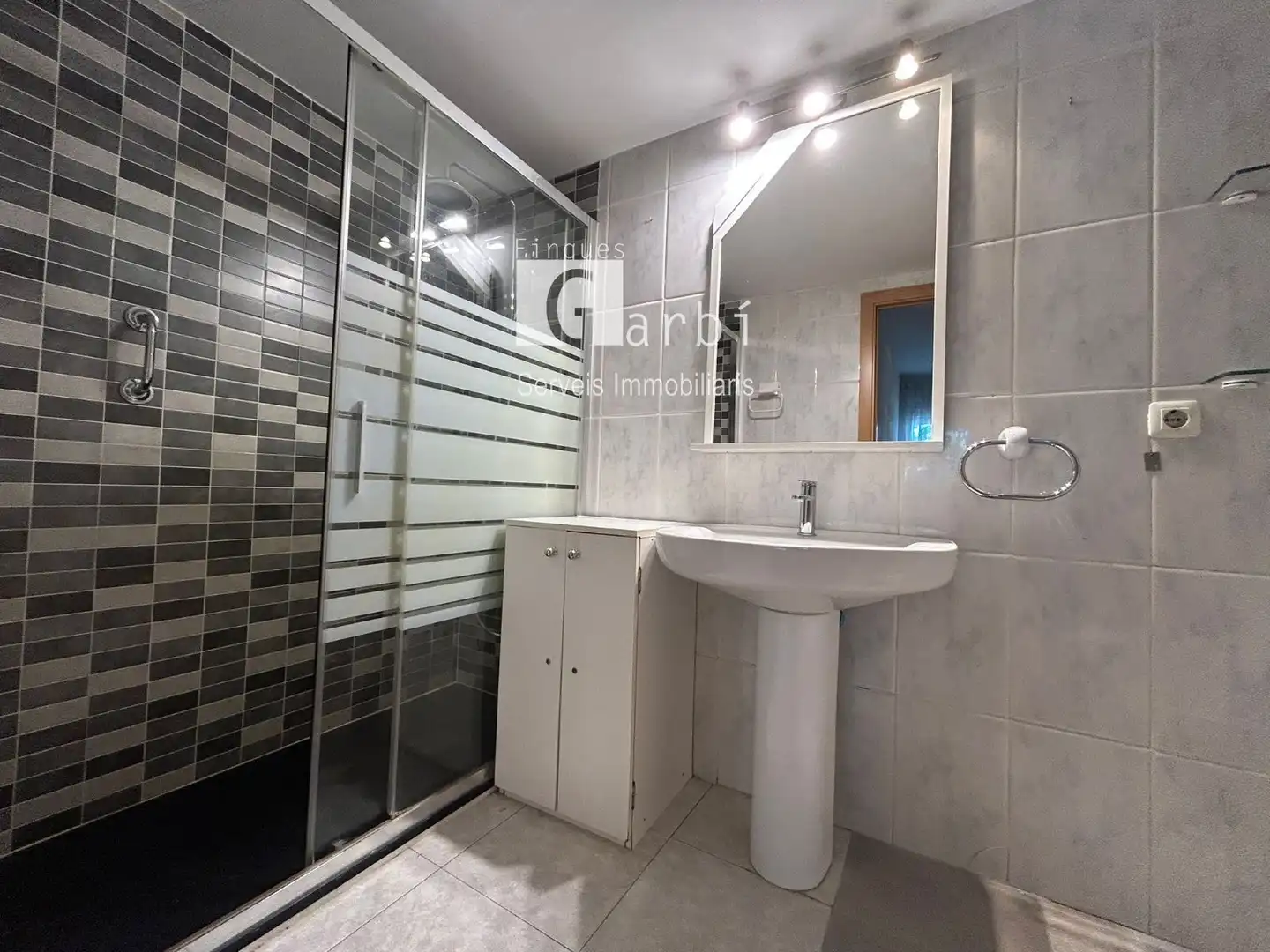 Badezimmer von Wohnung zum Verkauf in Calafell mit Terrasse, Schwimmbad und Gemeinschaftspool