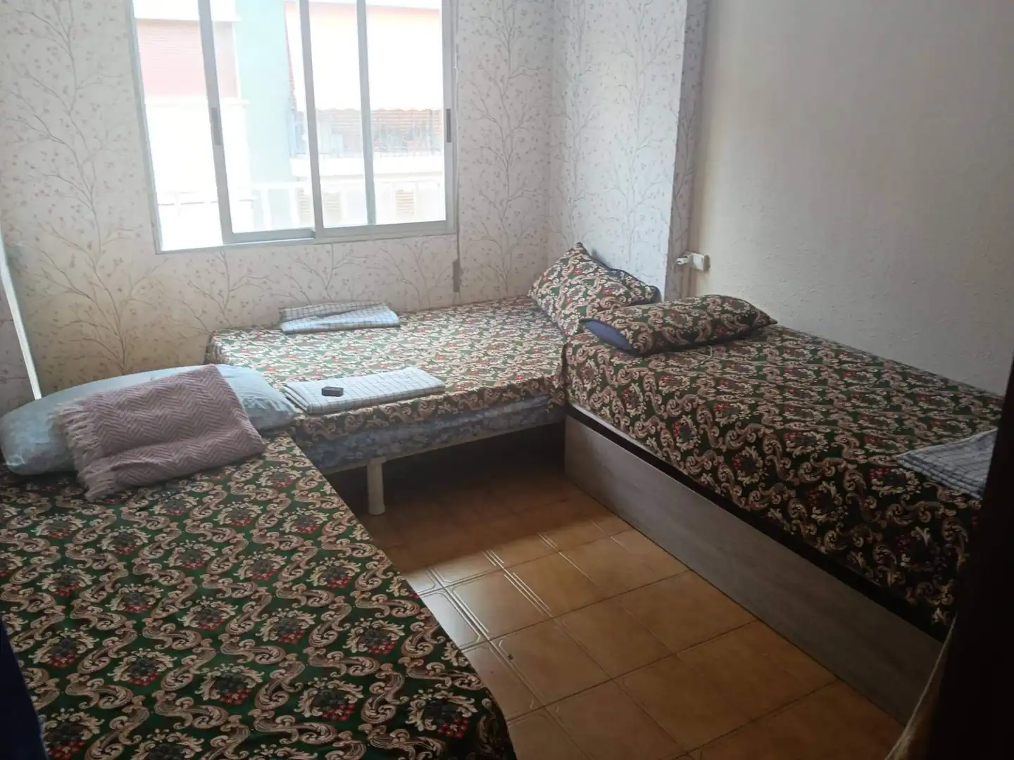 Habitación de Piso en venta en Zaragoza con Amueblado