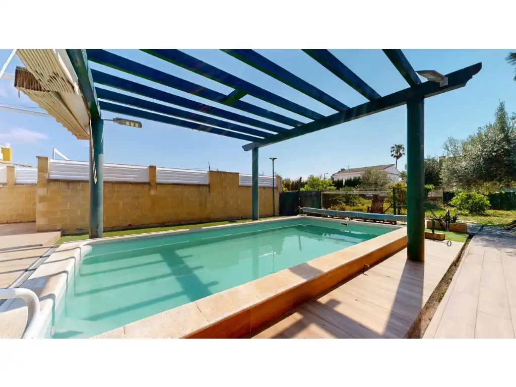 Piscina de Casa o xalet en venda en Castellón de la Plana / Castelló de la Plana