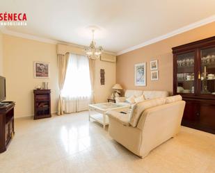 Sala d'estar de Casa o xalet en venda en Fuente Palmera amb Aire condicionat, Terrassa i Balcó