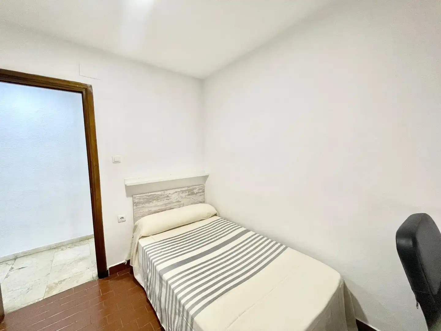 Bedroom of Flat for share in Ronda