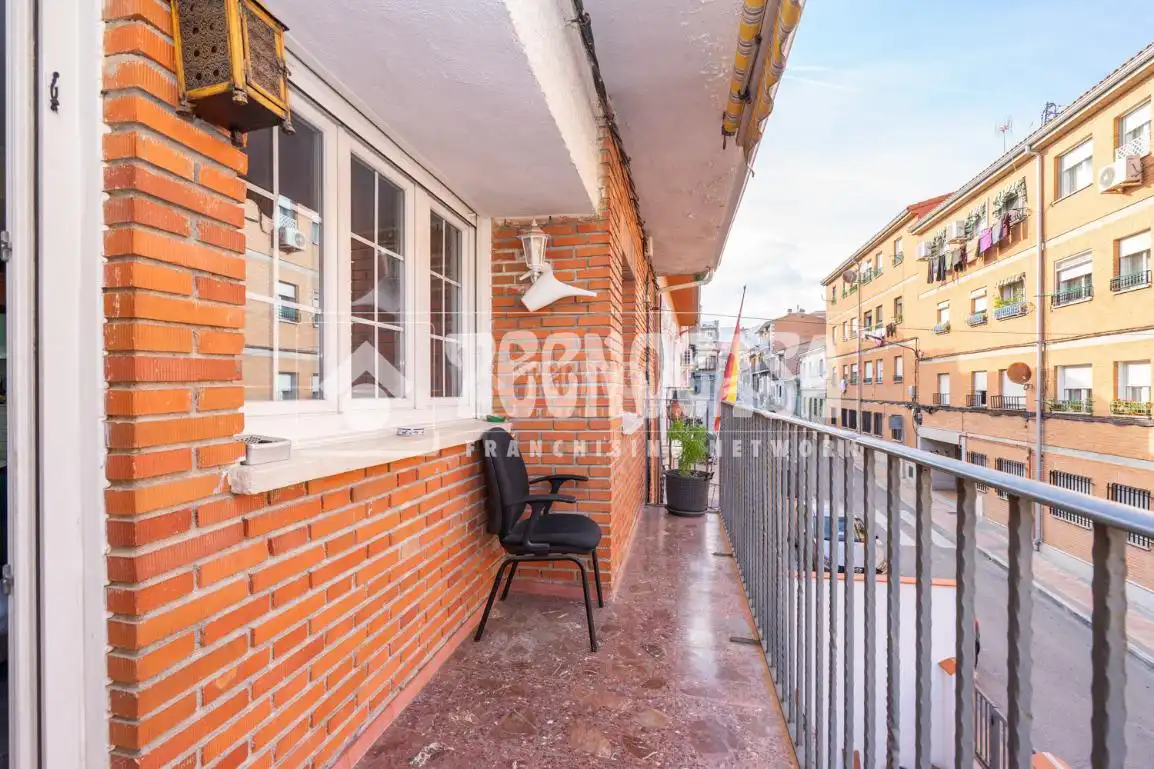 Vista exterior de Casa adosada en venta en Colmenar Viejo con Calefacción, Terraza y Balcón