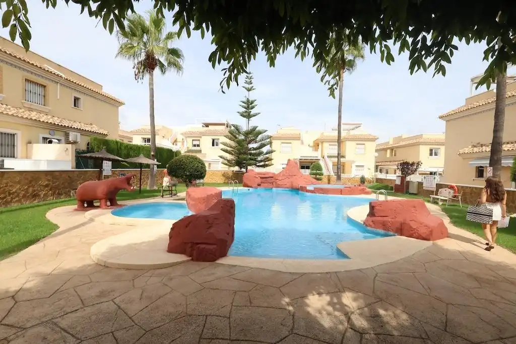 Maison mitoyenne avec piscine à louer à Calle ESTRAGON, imagen 25