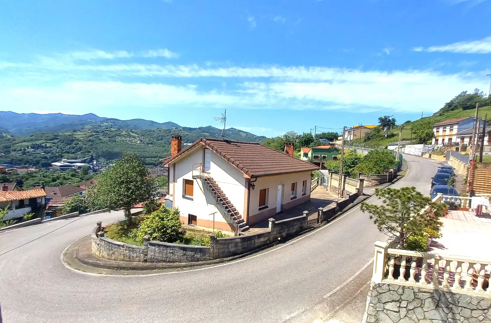 Vista exterior de Casa o chalet en venta en Langreo con Terraza y Amueblado