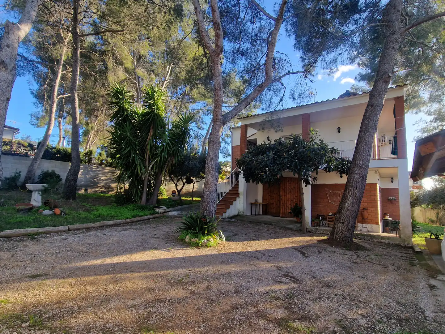 Vista exterior de Casa o xalet en venda en Cubelles amb Calefacció, Jardí privat i Terrassa