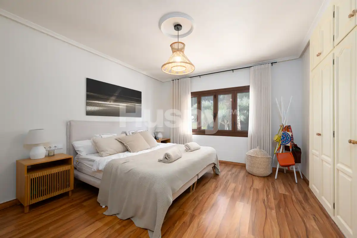 Dormitori de Casa o xalet en venda en Elche / Elx amb Aire condicionat, Calefacció i Jardí privat