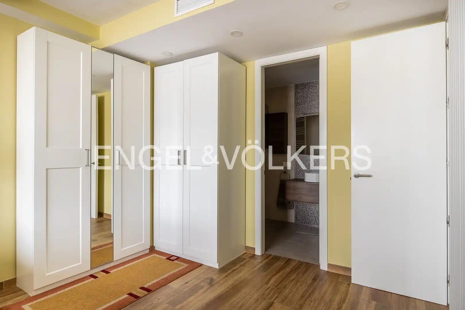 Habitación de Piso en venta en Sevilla con Aire acondicionado y Calefacción