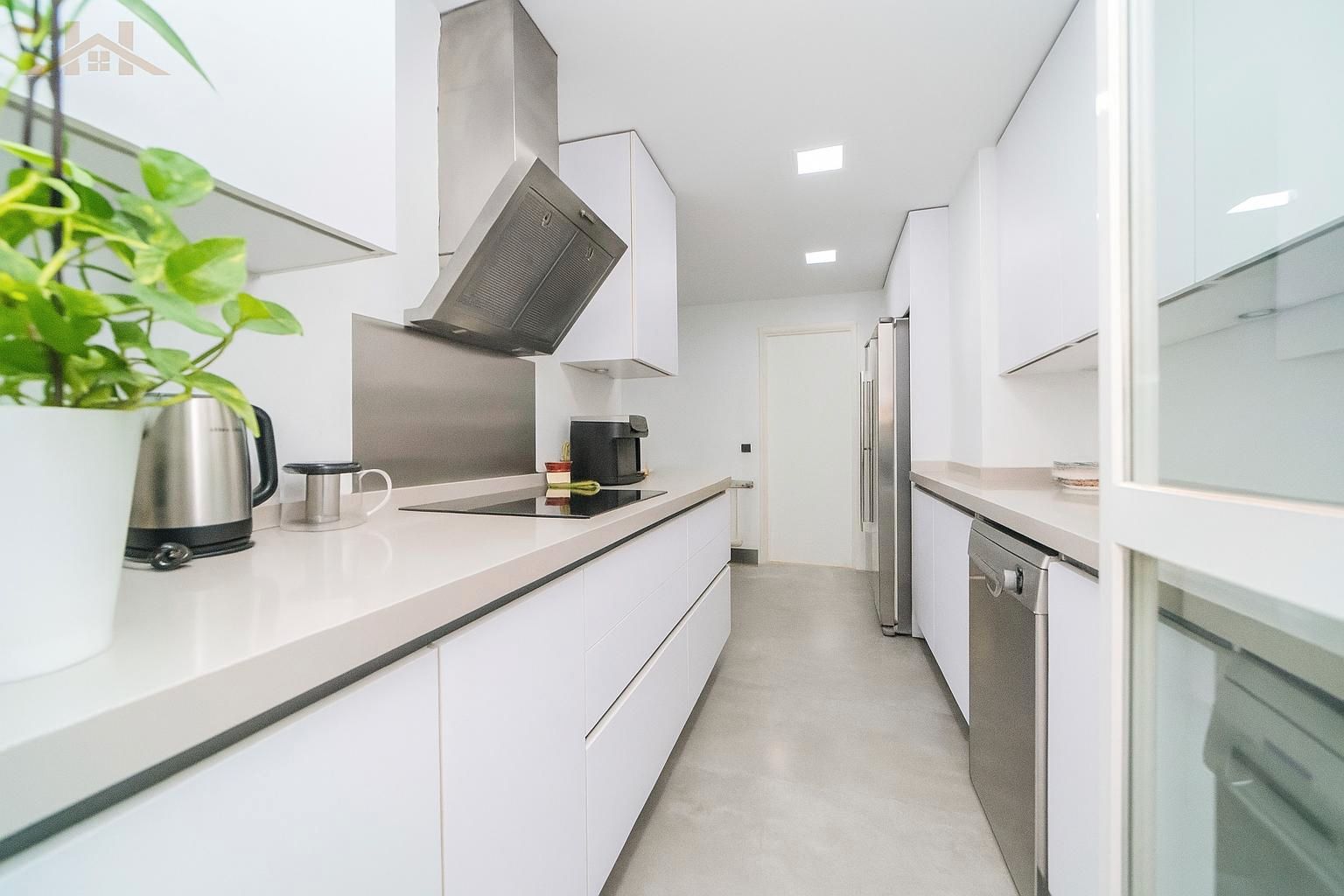 Kitchen of Flat for sale in San Sebastián de los Reyes  with Heating, Storage room and Community pool