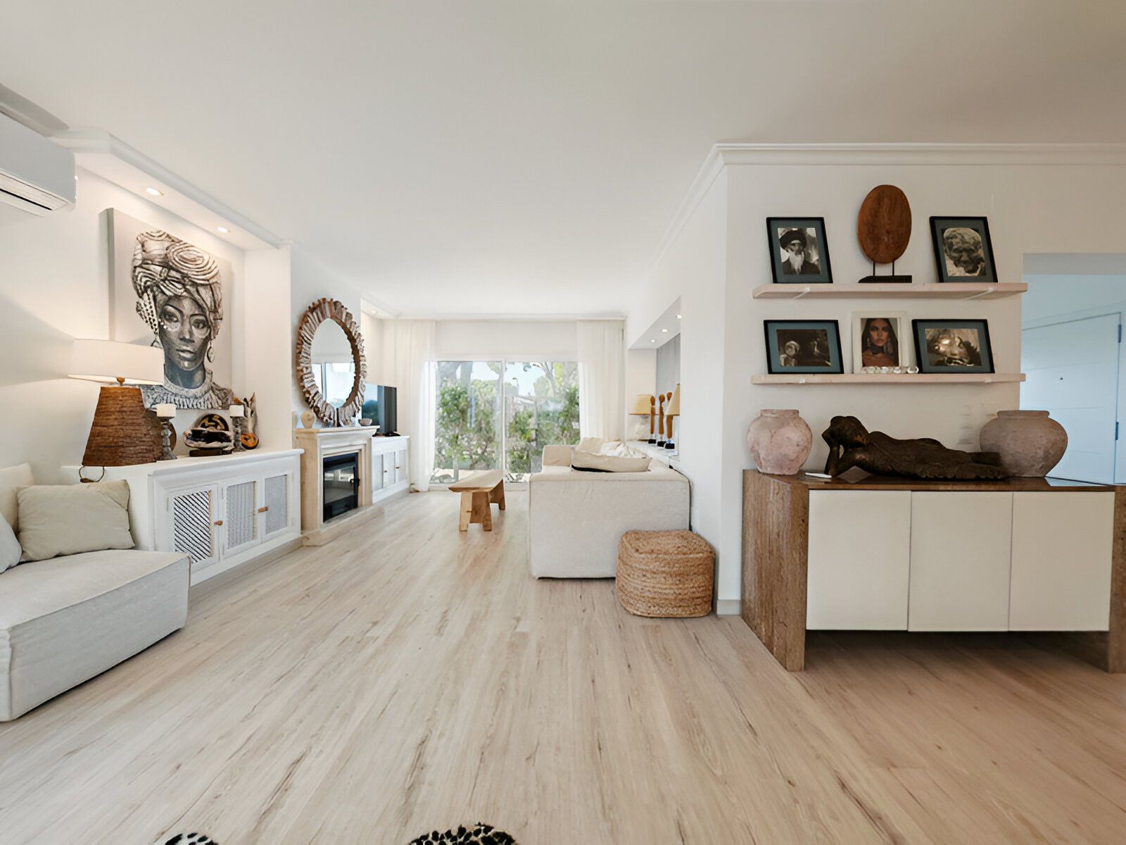 Living room of House or chalet for sale in Marbella  with Air Conditioner, Private garden and Terrace