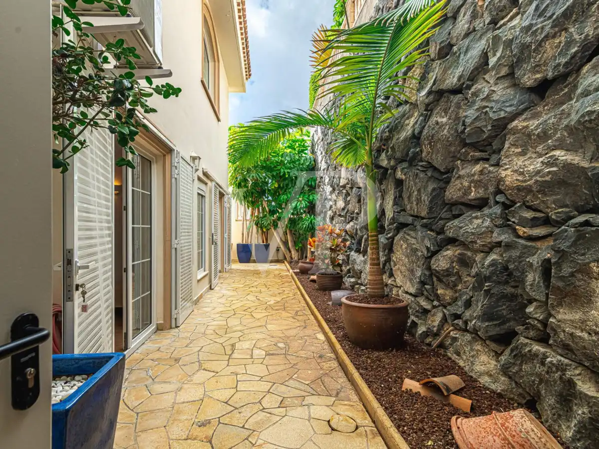 Houses for sale in Playa del Duque