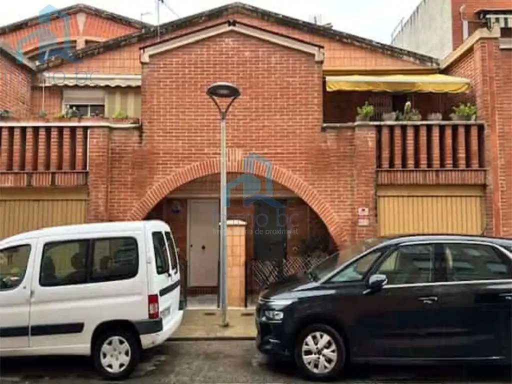 Vista exterior de Casa adosada en venda en Reus