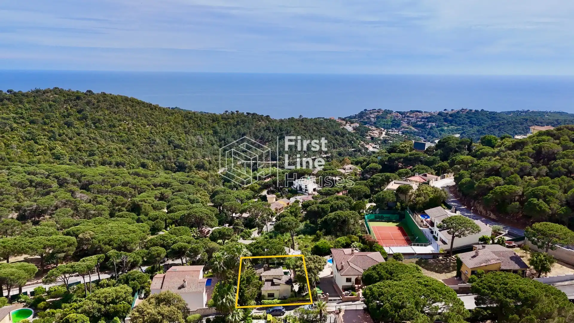 Vista exterior de Casa o xalet en venda en Lloret de Mar amb Aire condicionat, Jardí privat i Terrassa