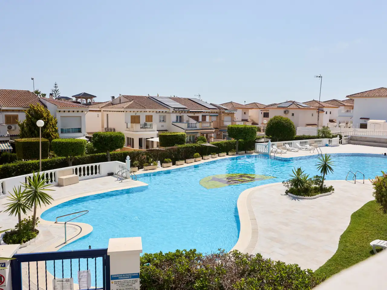 Piscina de Apartament en venda en Torrevieja amb Aire condicionat, Calefacció i Terrassa