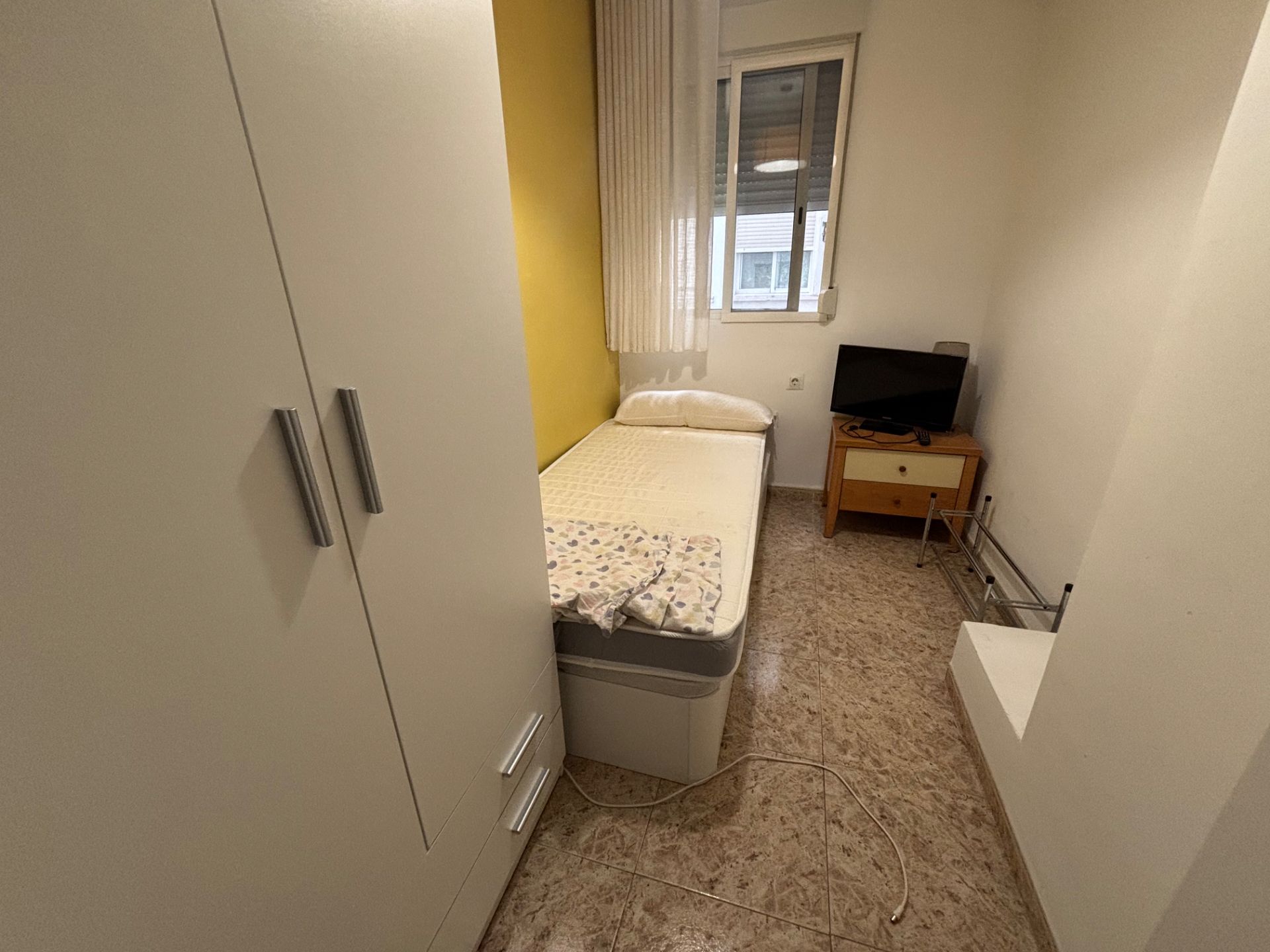 Bedroom of Flat for share in  Valencia Capital  with Air Conditioner, Furnished and Oven