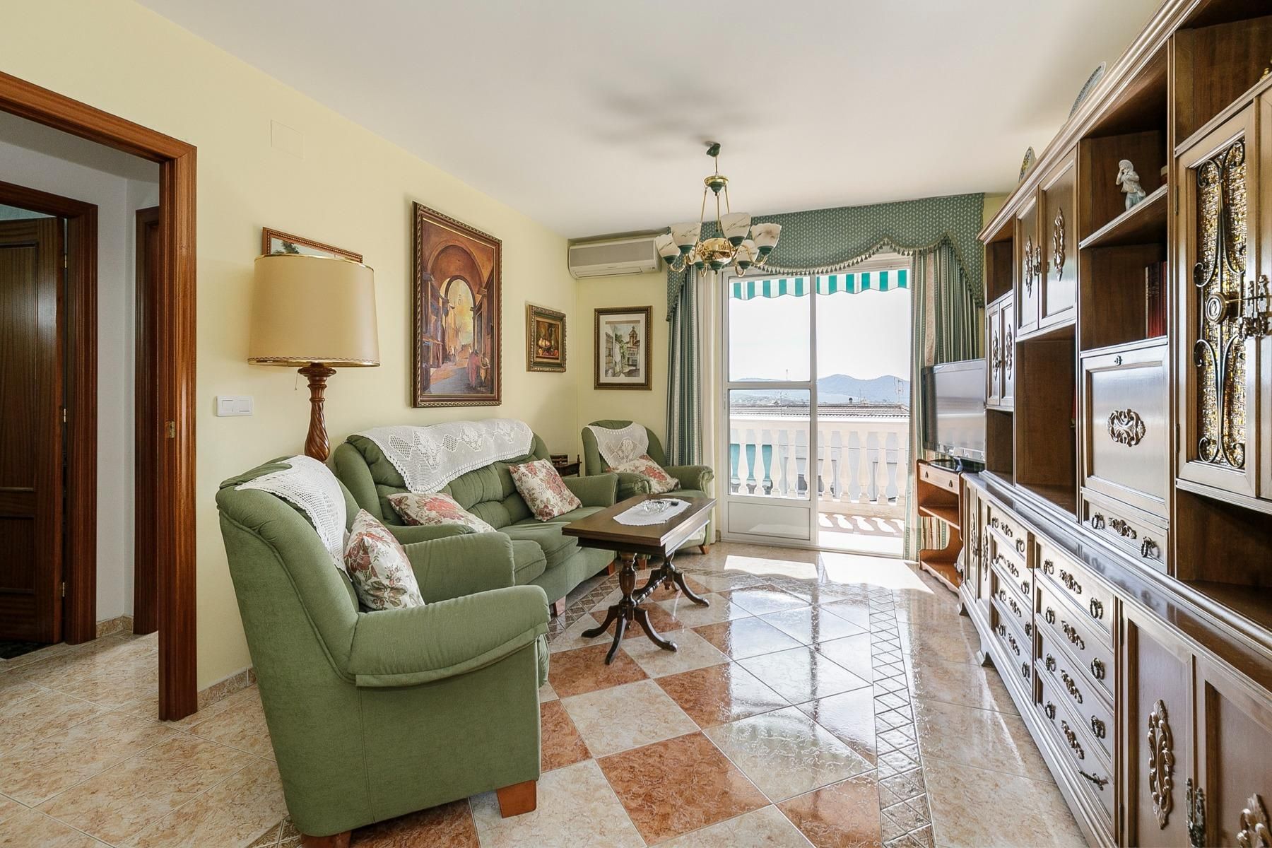 Flat for sale in Calle reyes catolicos, Illora