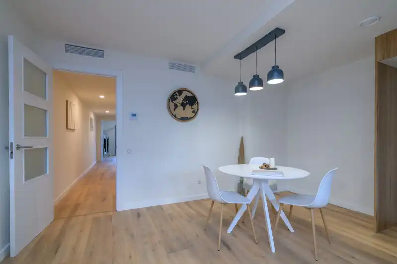 Àtic d'obra nova amb terrassa en venda a Centre, imagen 7