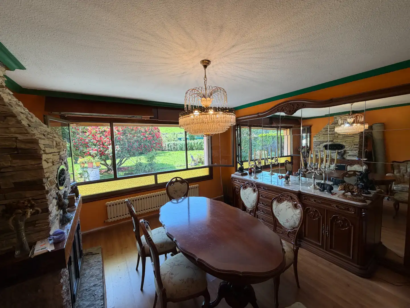 Comedor de Casa o chalet en venta en Villaviciosa con Calefacción, Jardín privado y Parquet