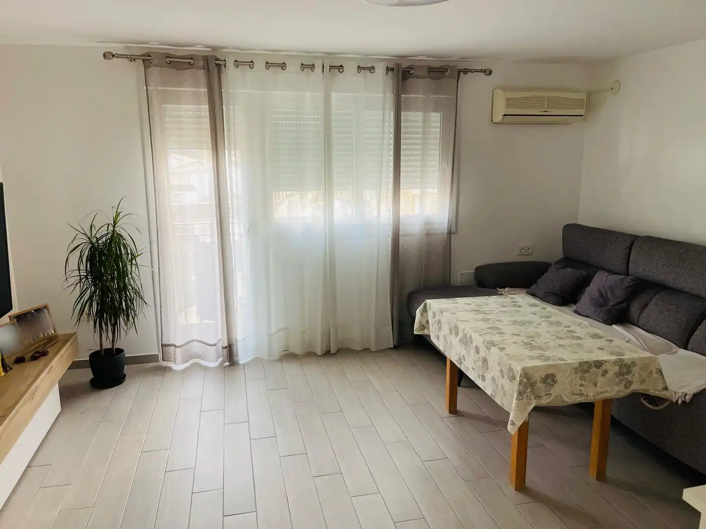 Sala de estar de Piso en venta en Antequera con Aire acondicionado, Parquet y Trastero