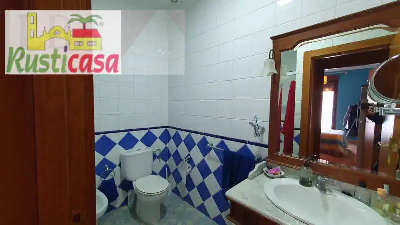 Bany de Pis en venda en Baños de la Encina amb Aire condicionat i Moblat