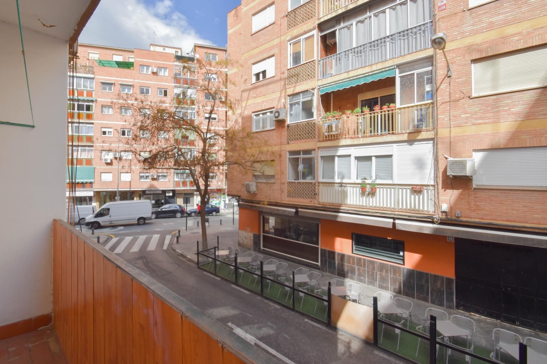 Vista exterior de Piso de alquiler en  Granada Capital con Terraza y Balcón