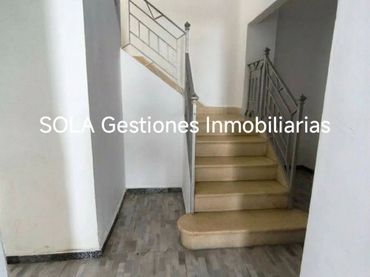 Casa amb balcó en venda a Torreperogil