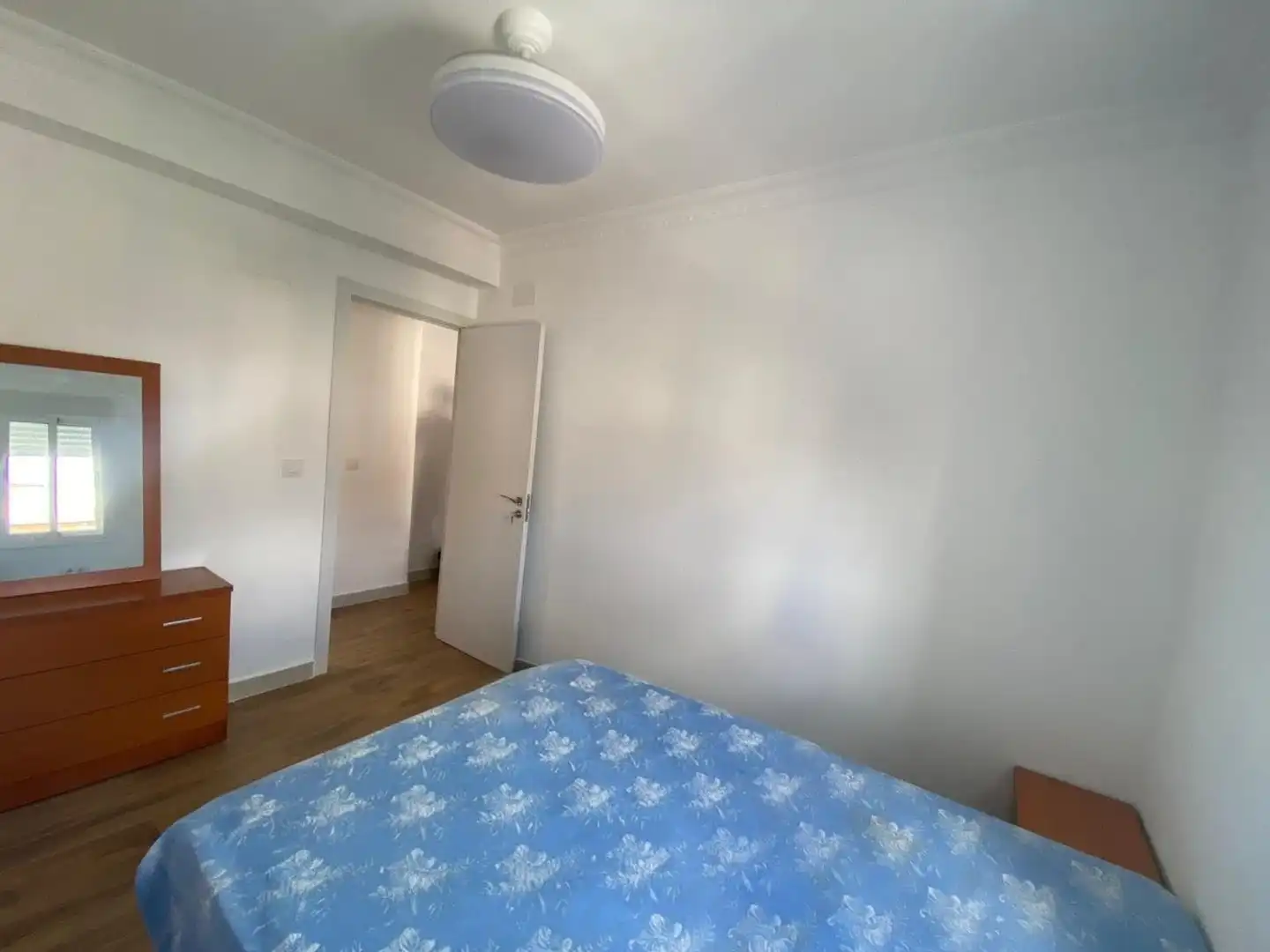 Bedroom of Flat for share in Sevilla