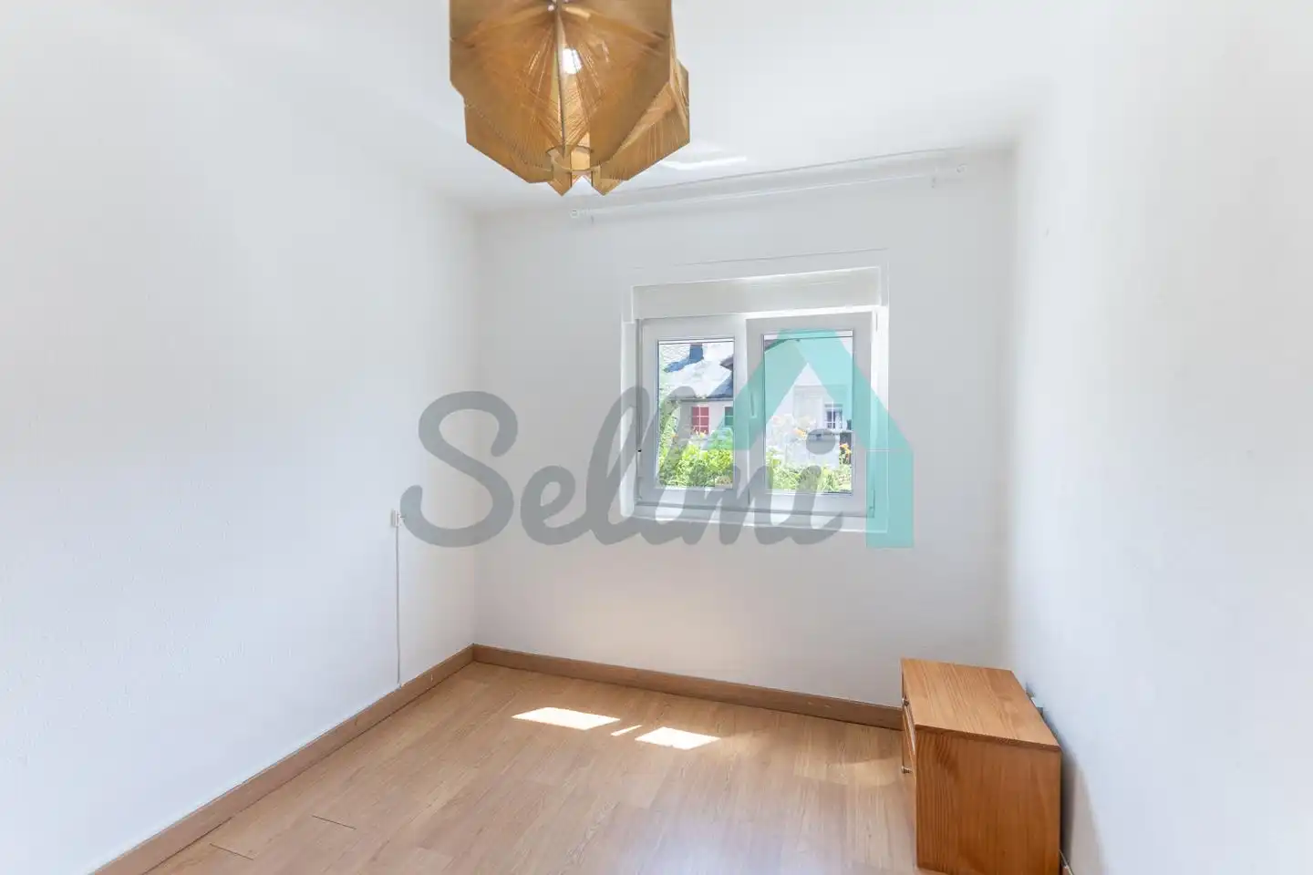 Schlafzimmer von Einfamilien-Reihenhaus zum Verkauf in Tineo mit Privatgarten