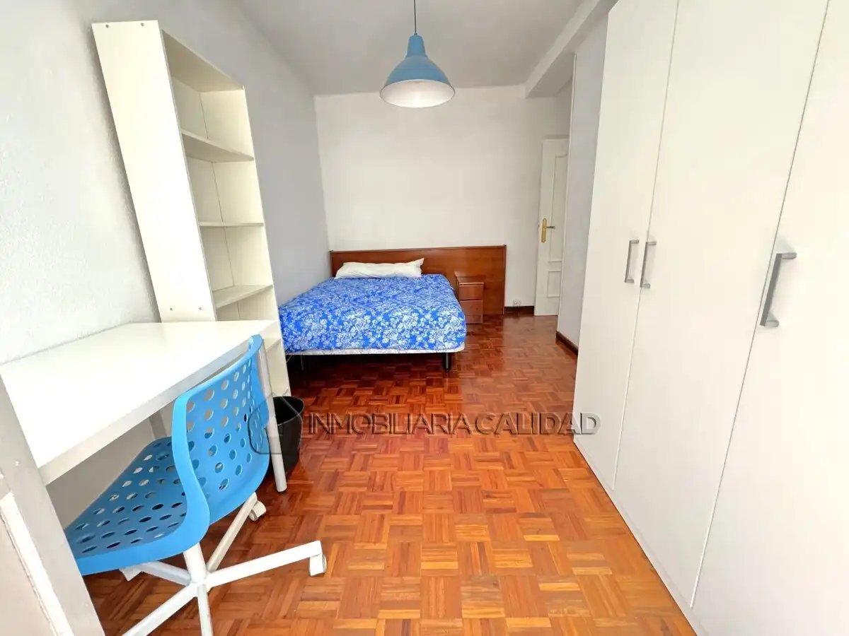 Habitación de Piso de alquiler en Burgos con Calefacción, Terraza y Amueblado