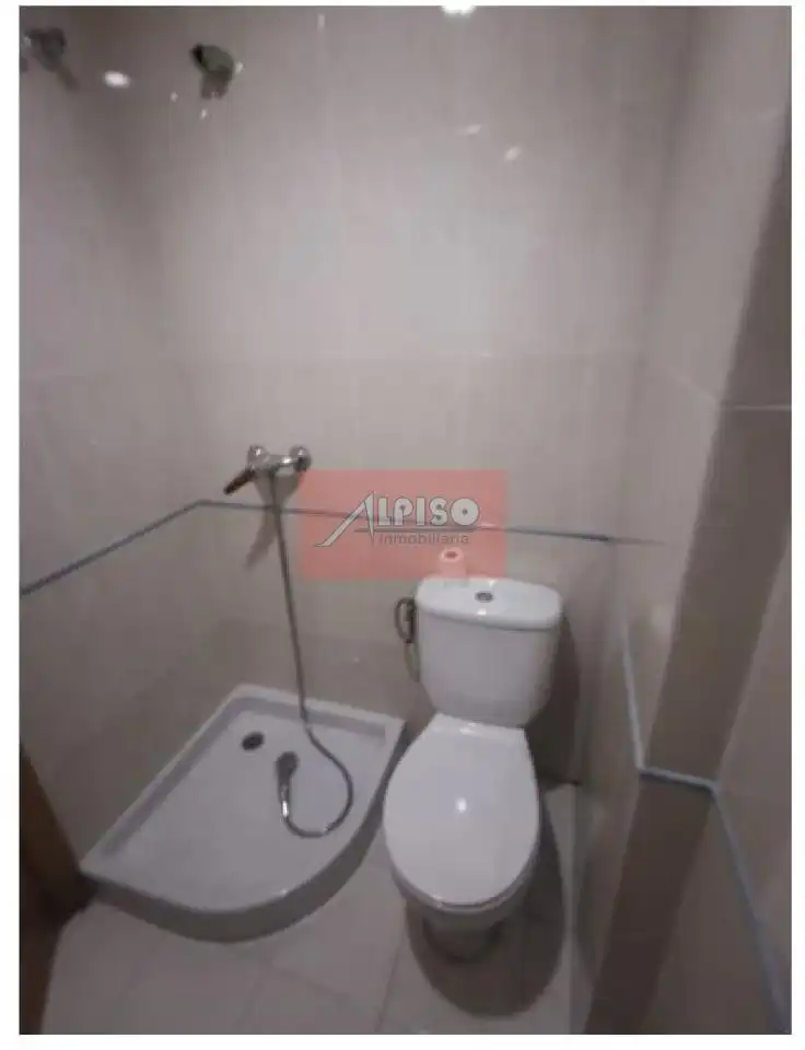 Baño de Piso en venta en Ourense Capital  con Calefacción, Parquet y Amueblado