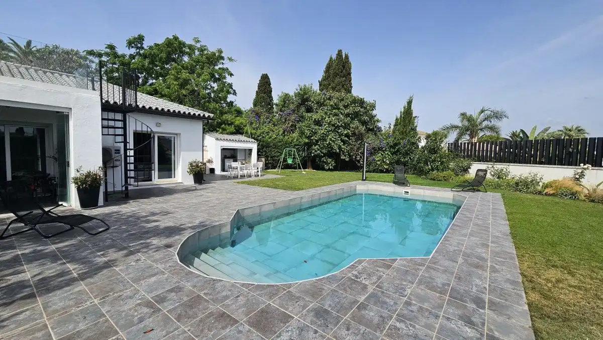 Piscina de Casa o chalet en venta en Sotogrande con Aire acondicionado, Jardín privado y Terraza