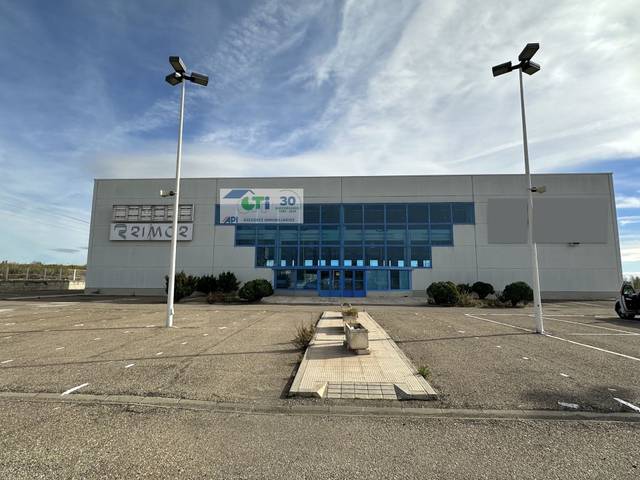 Nave industrial en Alquiler en CARRETERA DE HUESCA AVENIDA ACADEMIA GENERAL MILIT en Parque Goya