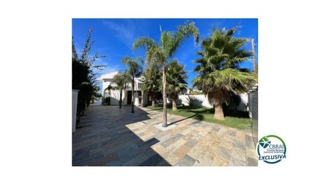 Foto 5 de Casa o xalet en venda a Carrer Falconera, 24, Cap Ras - Creus - Falconera, Empuriabrava