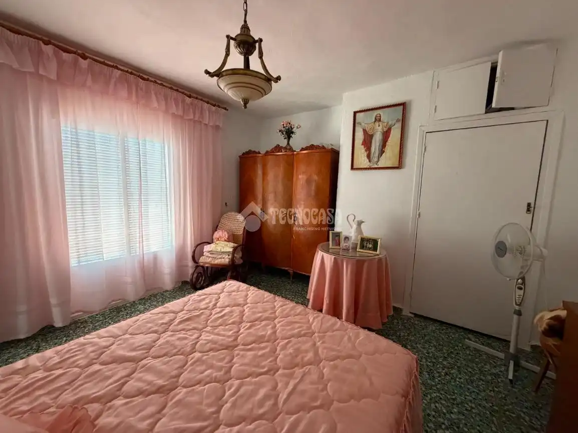 Country homes for sale in Olías