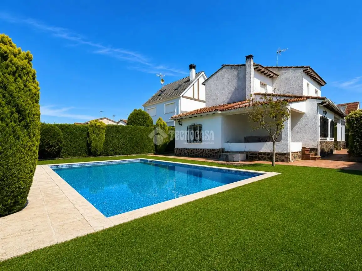 Piscina de Casa o chalet en venta en Carranque con Aire acondicionado, Parquet y Terraza